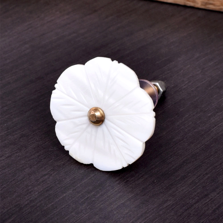 Beautiful White Flower Knob Made of Mother of Pearl